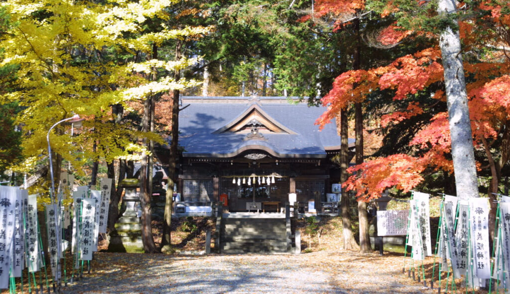 平取ダム見学と義経神社・仁世宇園山女料理・びらとり温泉日帰り入浴