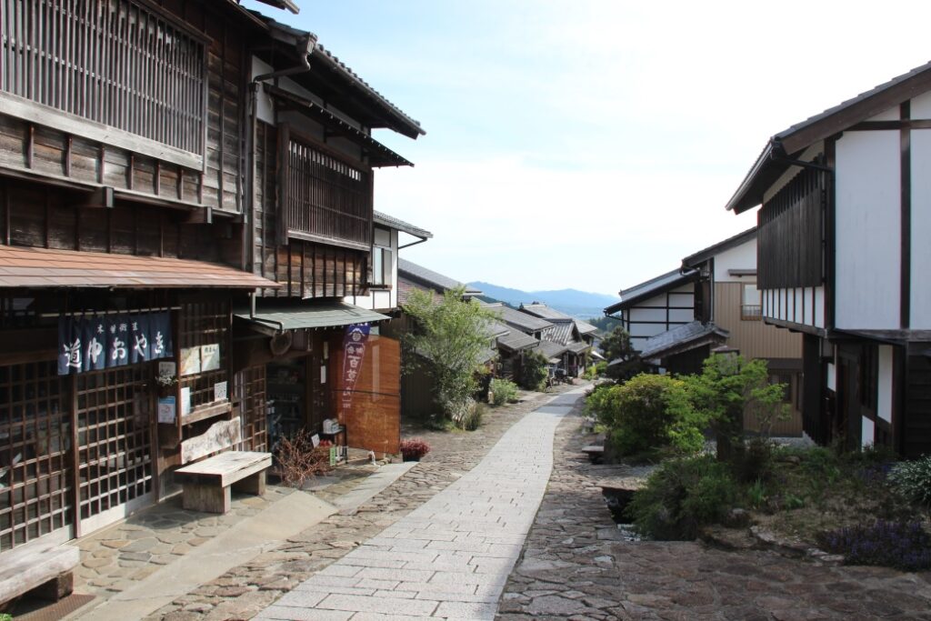 太平洋フェリーで行く　日本一の桃源郷「花桃の里」と旧中山道の宿場町「馬籠宿」